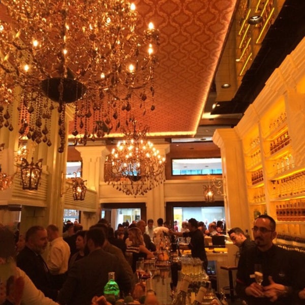 Foto diambil di Sofra London Restaurant &amp; Bar oleh Ömer S. pada 5/6/2015
