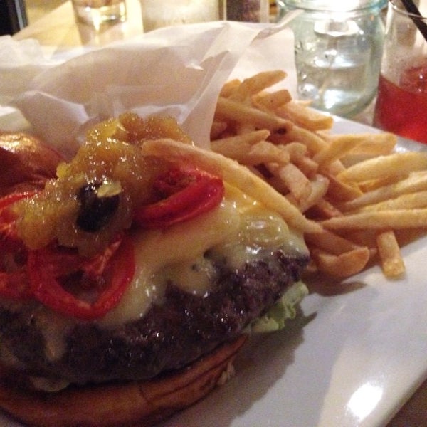 6/29/2014にDavid B.がSpritz Burgerで撮った写真