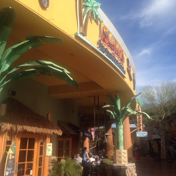 1/19/2014 tarihinde Kat R.ziyaretçi tarafından Islands Restaurant'de çekilen fotoğraf