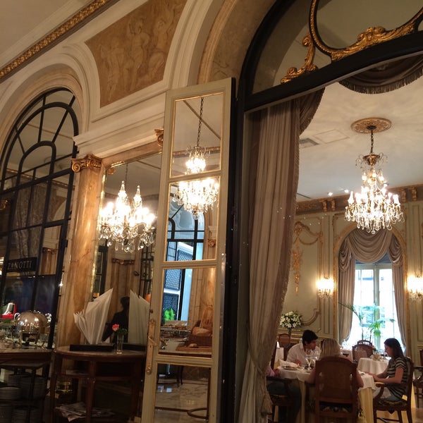 Foto diambil di Alvear Palace Hotel oleh Sandra A. pada 1/25/2015