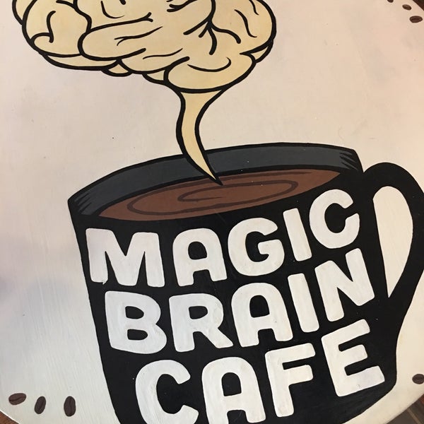 รูปภาพถ่ายที่ Magic Brain Cafe โดย Tracy F. เมื่อ 4/12/2017