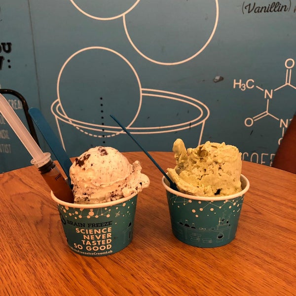 5/27/2019 tarihinde Gerardo R.ziyaretçi tarafından Brain Freeze Nitrogen Ice Cream &amp; Yogurt Lab'de çekilen fotoğraf