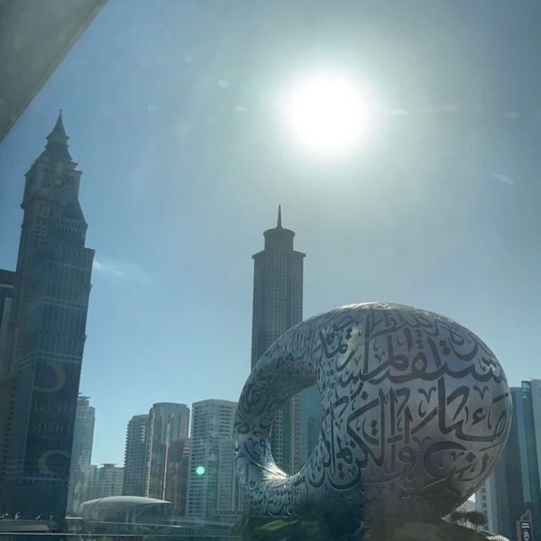 Foto diambil di Crowne Plaza Dubai oleh Sara. M. pada 3/25/2022