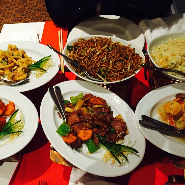 Снимок сделан в FonDRAGONPearl Chinese &amp; Sushi Restaurant - Adana HiltonSA пользователем Özlem Ç. 9/5/2015
