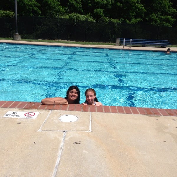 Wheaton/Glenmont Pool 1 tip from 109 visitors