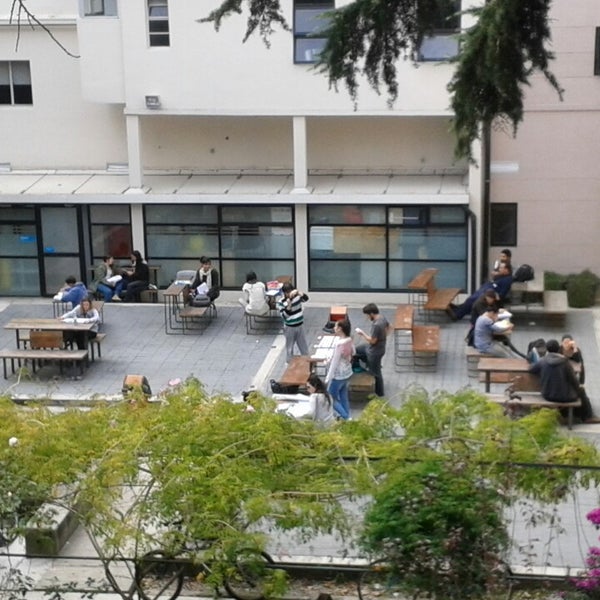 Foto diambil di Facultad de Psicología - Udelar oleh Jorge S. pada 4/24/2014
