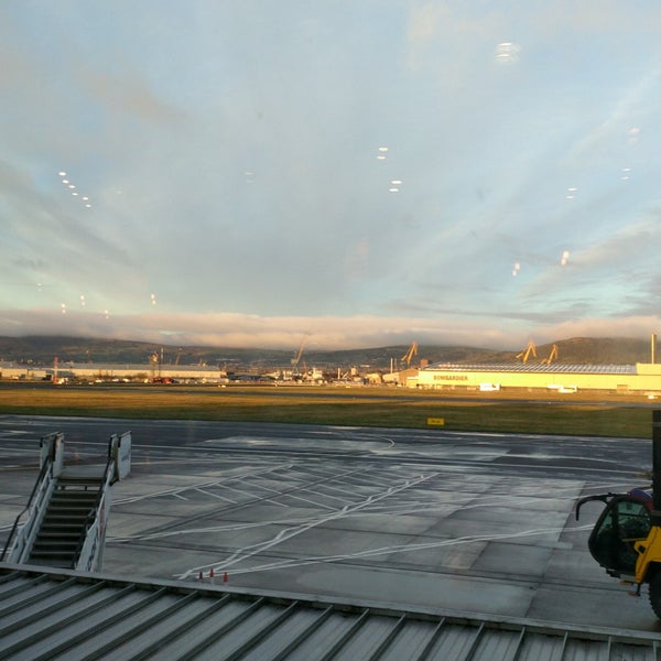 รูปภาพถ่ายที่ George Best Belfast City Airport (BHD) โดย Juan V. เมื่อ 12/22/2018