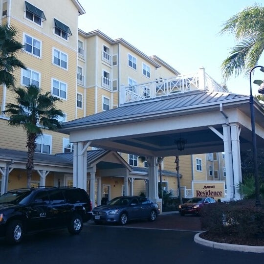 Foto scattata a Residence Inn by Marriott Orlando at SeaWorld da Jonathan C. il 1/8/2015