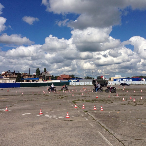 Досааф иваново учебная площадка. Автодром досааф жуковский. Волжская автошкола волжский. Автошкола досааф клинцы. Автодром досааф.