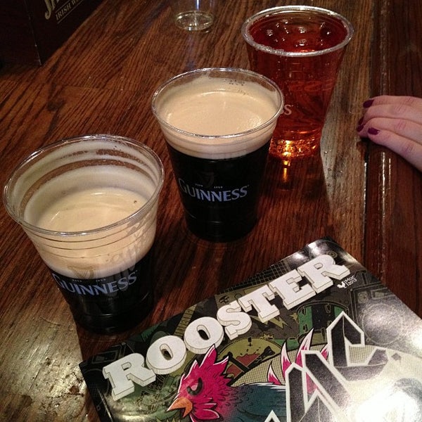 Снимок сделан в Scruffy Murphy&#39;s Irish Pub пользователем Aimee E. 3/17/2013