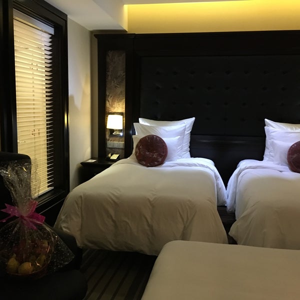 Снимок сделан в Halong Paradise Suites Hotels пользователем Jung H. 12/23/2015