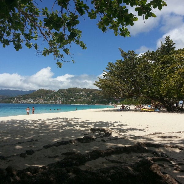 Photo prise au Radisson Grenada Beach Resort par Ersin B. le3/13/2014