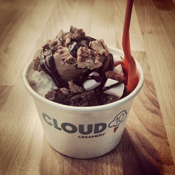 u crew thai creamery & tea