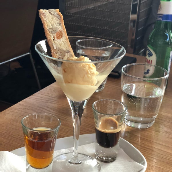 Steel Bar and Grill (Now Closed) Wynyard 60 Carrington St.