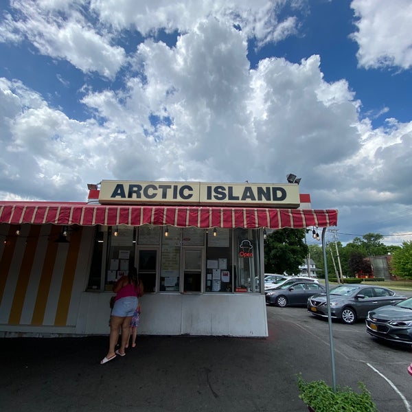 Photo taken at Broadway Cafe &amp; Arctic Island by Chad W. on 7/12/2020