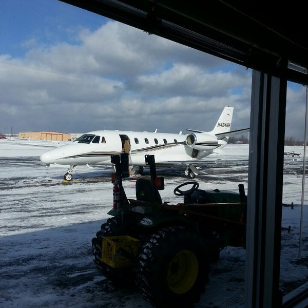 Pocono Mountains Municipal Airport (KMPO) Airport in Mount Pocono