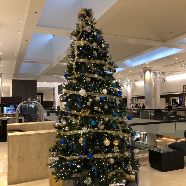 Foto diambil di JW Marriott Washington, DC oleh Jim R. pada 12/18/2019
