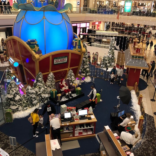 Photo taken at Fair Oaks Mall by Jim R. on 12/19/2020