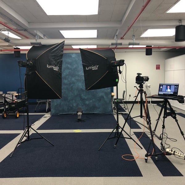 Dahlgren Memorial Library Üniversite Kütüphanesi