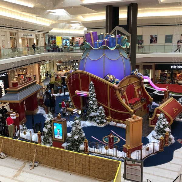 Photo taken at Fair Oaks Mall by Jim R. on 12/19/2019
