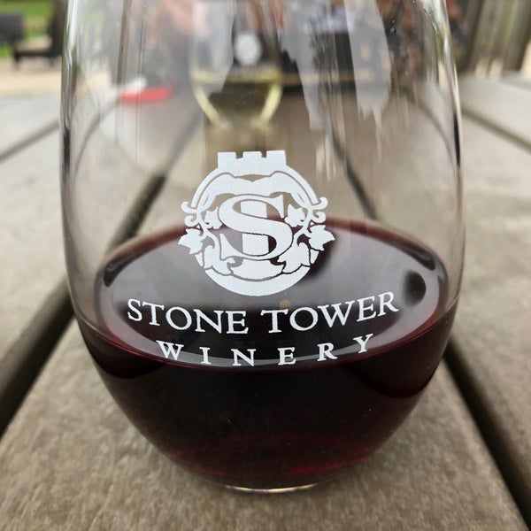 Снимок сделан в Stone Tower Winery пользователем Jim R. 4/24/2021