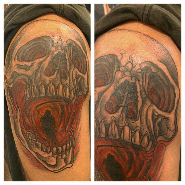 Photo taken at HOWL Gallery/Tattoo by Andy H. on 10/1/2013