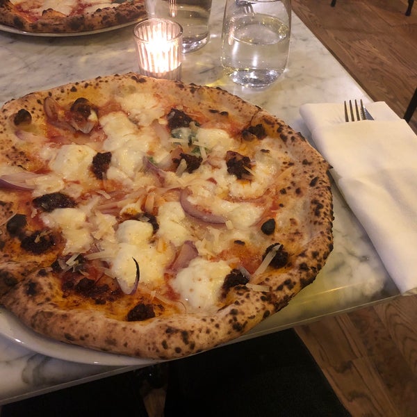 1/18/2018 tarihinde Ben M.ziyaretçi tarafından Sorbillo Pizzeria'de çekilen fotoğraf