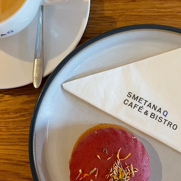 Photo taken at SmetanaQ Café &amp; Bistro by Bettina M. on 8/28/2022