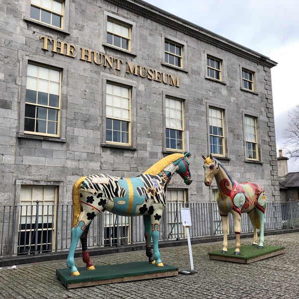 Das Foto wurde bei The Hunt Museum von martín g. am 3/27/2018 aufgenommen