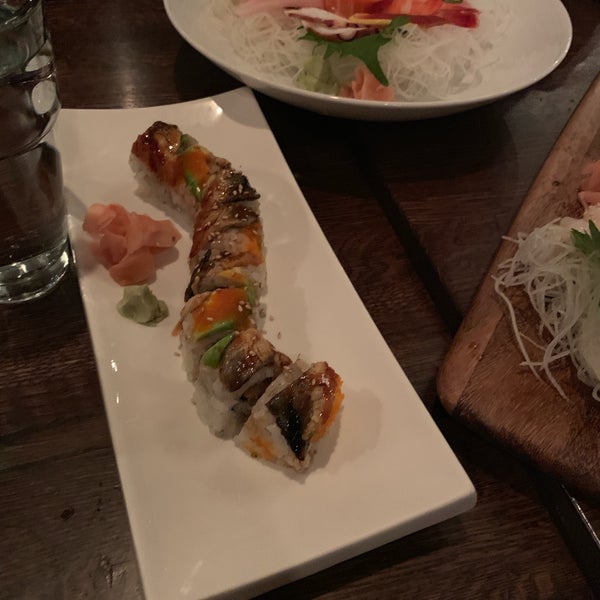 Снимок сделан в Coast Sushi &amp; Sashimi пользователем martín g. 11/21/2018