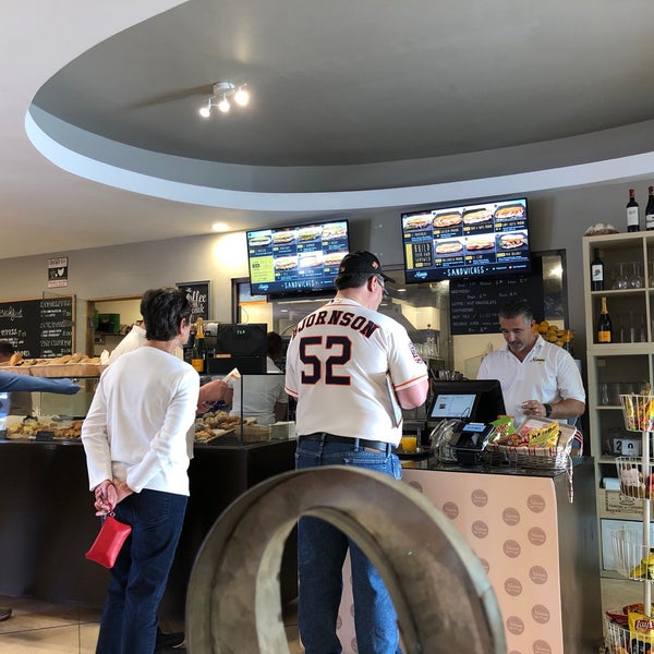 3/3/2018 tarihinde martín g.ziyaretçi tarafından Nanou French Bakery'de çekilen fotoğraf