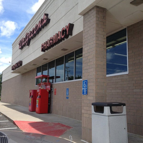 Walgreens Boston Road 1 tip from 181 visitors