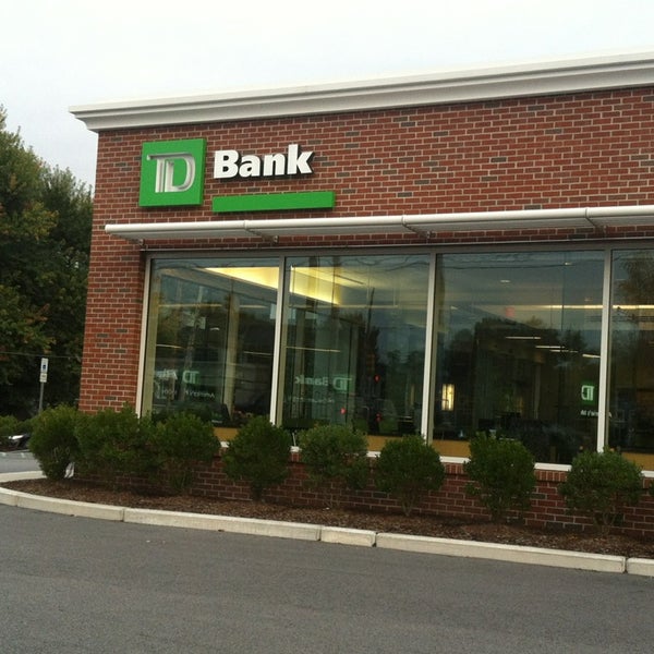 Bank staff. Банк в Лексингтоне. Td Bank. Td Bank 108 Street.
