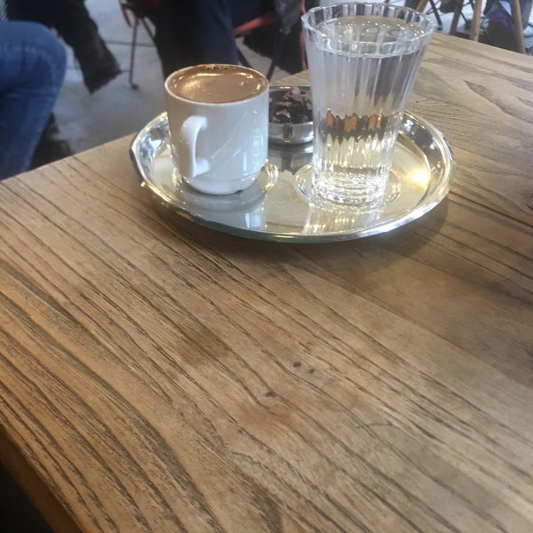 Foto tirada no(a) Vagabond Coffee Bar por Cengiz G. em 10/23/2018