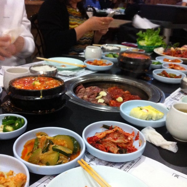 Foto scattata a Seorabol Korean Restaurant da Wan Zaa il 4/8/2014