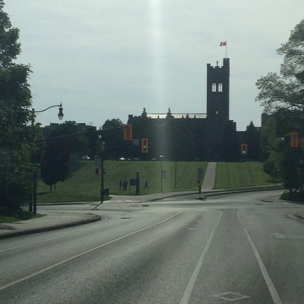 5/29/2014 tarihinde Sally K.ziyaretçi tarafından Western University'de çekilen fotoğraf