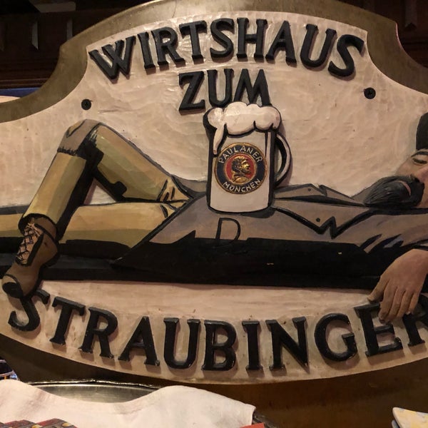 รูปภาพถ่ายที่ Wirtshaus zum Straubinger โดย YJ C. เมื่อ 1/27/2020