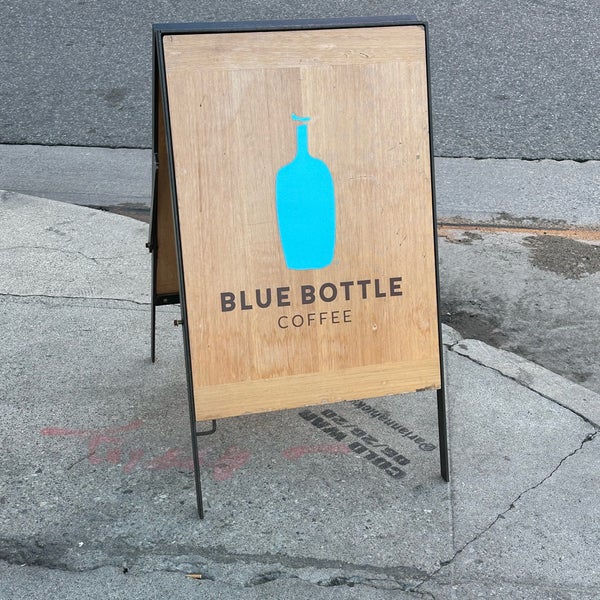 Das Foto wurde bei Blue Bottle Coffee von Remil M. am 11/11/2022 aufgenommen