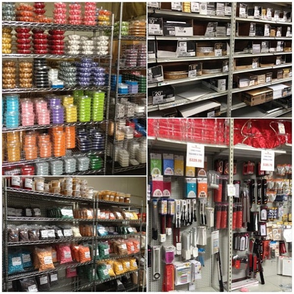 Fotos en Baker's Bodega Panadería en Pico Rivera