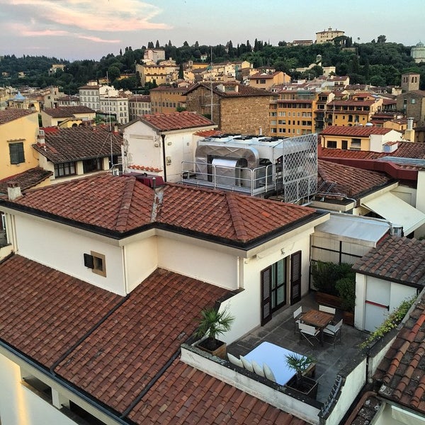 6/27/2015 tarihinde Georgette J.ziyaretçi tarafından Hotel Torre Guelfa'de çekilen fotoğraf