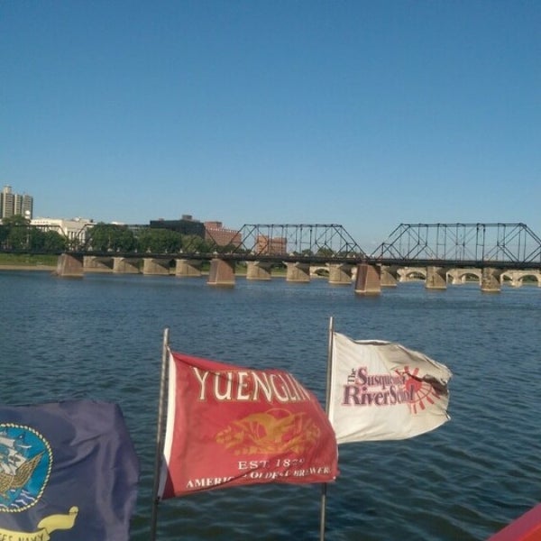 Das Foto wurde bei Pride of the Susquehanna Riverboat von BJ W. am 6/6/2015 aufgenommen