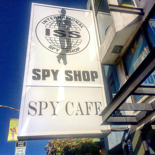 Das Foto wurde bei International Spy Shop von lynn f. am 6/13/2015 aufgenommen