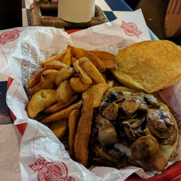 Photo taken at Fuddruckers by Nick W. on 2/5/2017