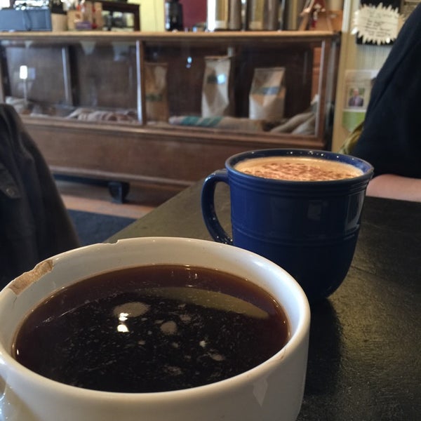 11/23/2014 tarihinde Robert K.ziyaretçi tarafından Cottonwood Coffee'de çekilen fotoğraf