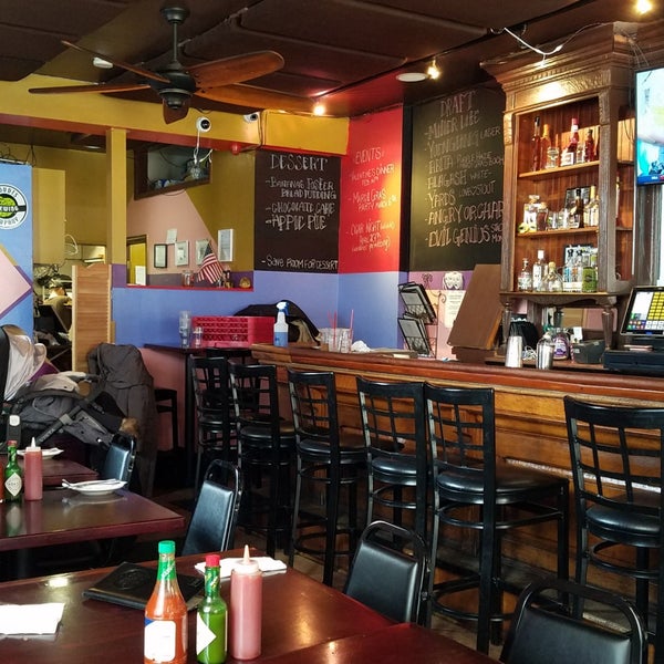 Foto scattata a Catahoula Bar &amp; Restaurant da Michael il 2/10/2019