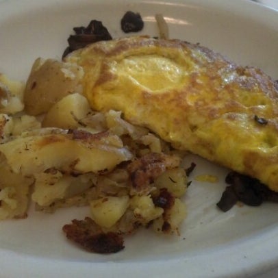 Nothing fancy to look at, but the Paris Omelette is where it's at. The cheese makes it. Add RedHot.