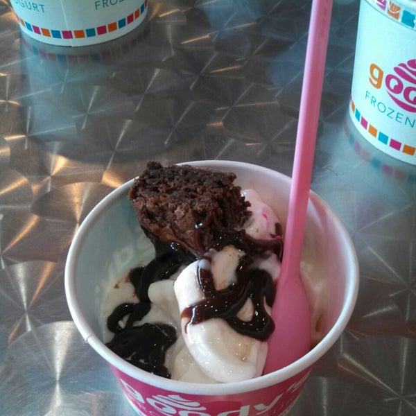 Снимок сделан в Goody&#39;s Frozen Yogurt пользователем Denise J. 3/18/2014