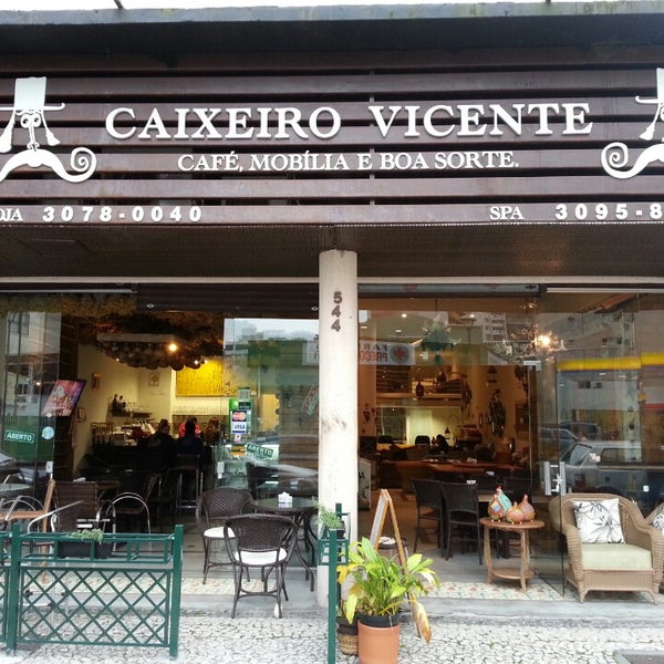 Foto tirada no(a) Caixeiro Vicente Restaurante e Café por Christopher S. em 7/9/2013