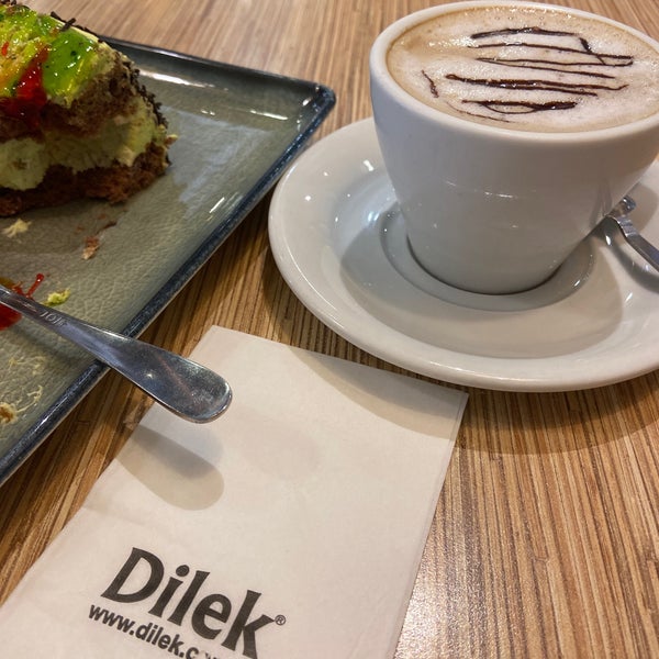 Снимок сделан в Dilek Pasta Cafe &amp; Restaurant пользователем Noor 1/22/2022