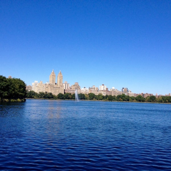 Foto tirada no(a) Central Park Bike Tours por Vale T. em 10/14/2014